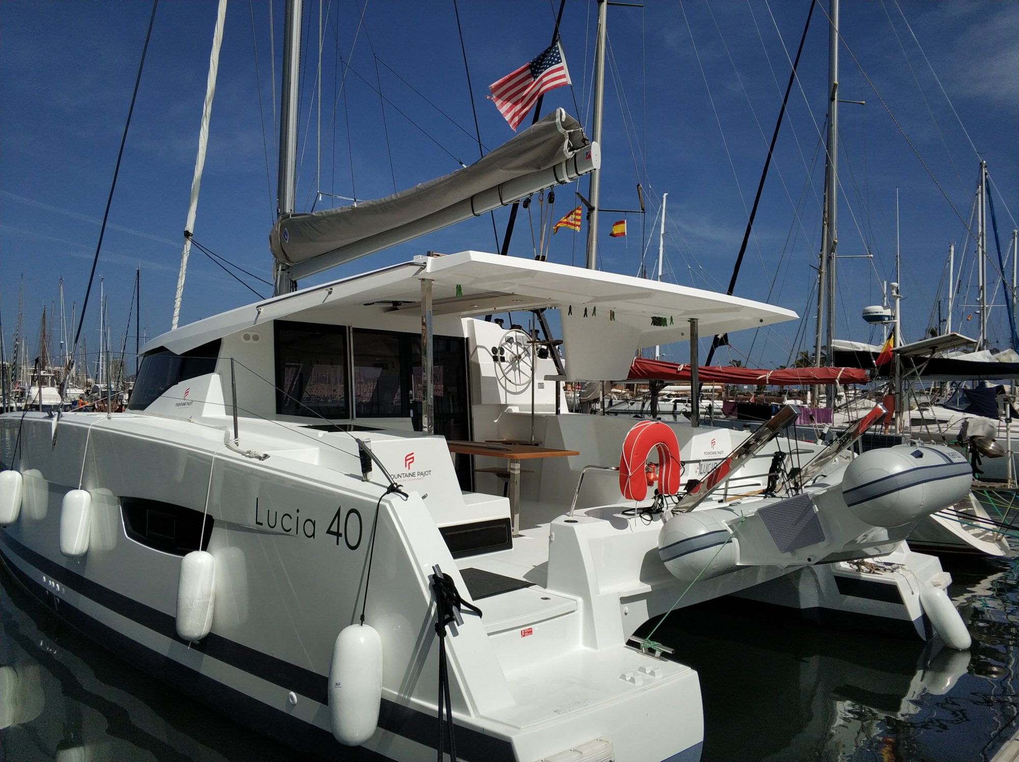 Катамаран Люсия 40