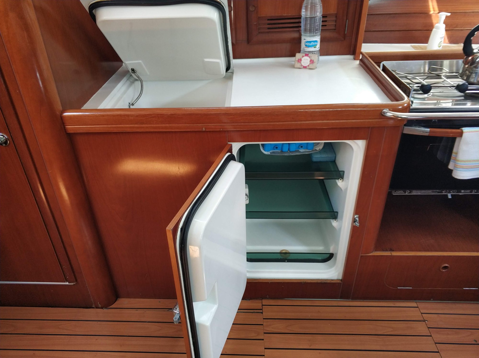 Камбуз яхты Oceanis 473