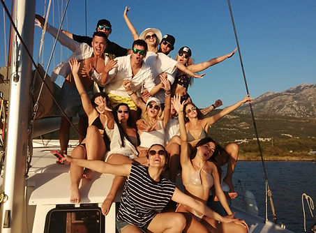 веселая компания друзей.JPG