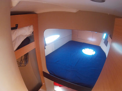каюта катамарана Липари.jpg