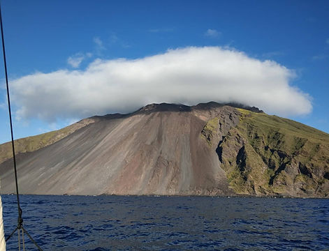 вулкан Стромболи, путешествие на яхте.jp